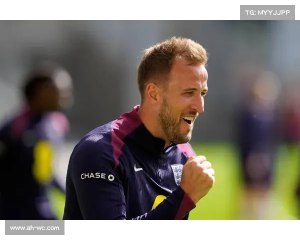 哈里凯恩职业生涯回顾与足球成就分析:从英格兰天才到世界级前锋的蜕变